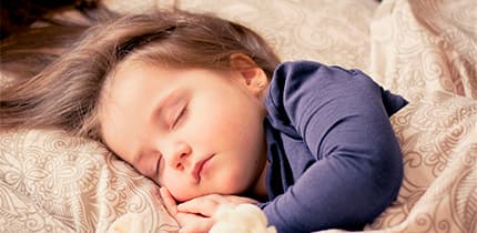 Как научить ребёнка засыпать самостоятельно? Методики и рекомендации